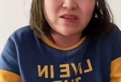 网红吃瓜像狒狒的是谁呀,引发网友热议