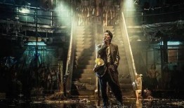 釜山行2在线观看,感染蔓延惊悚续集在线惊悚来袭！